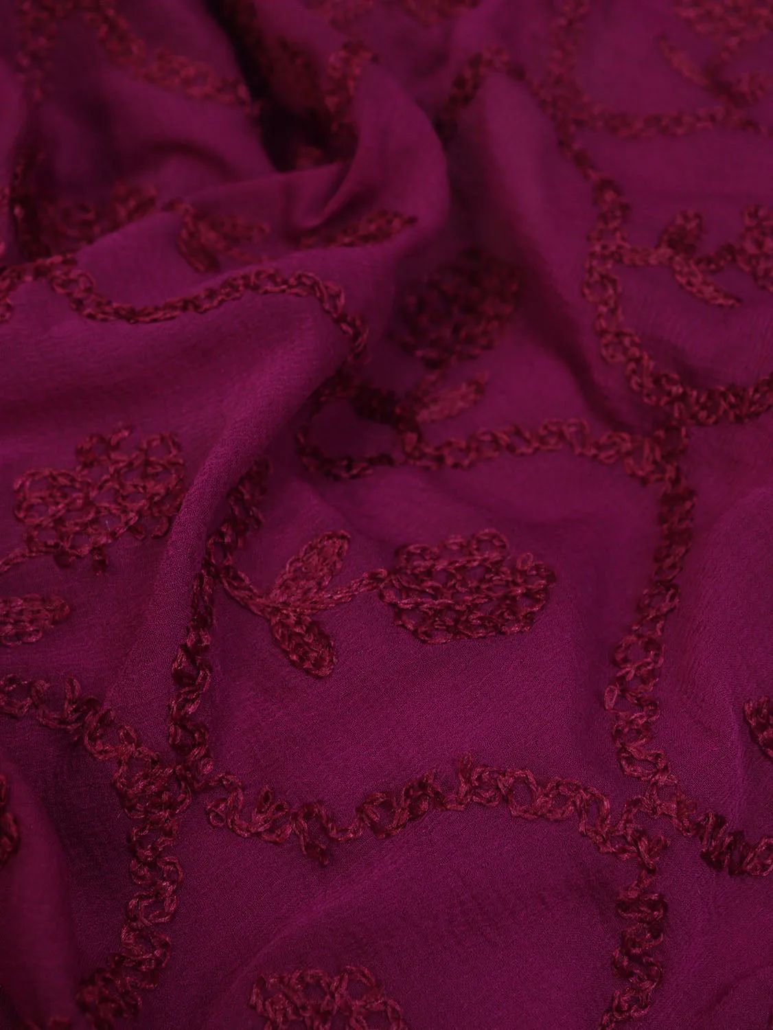 Green Organza Silk Suit with Maroon Dupatta & Digital Embroidery: A Stunning Ensemble for Elegant Occasions