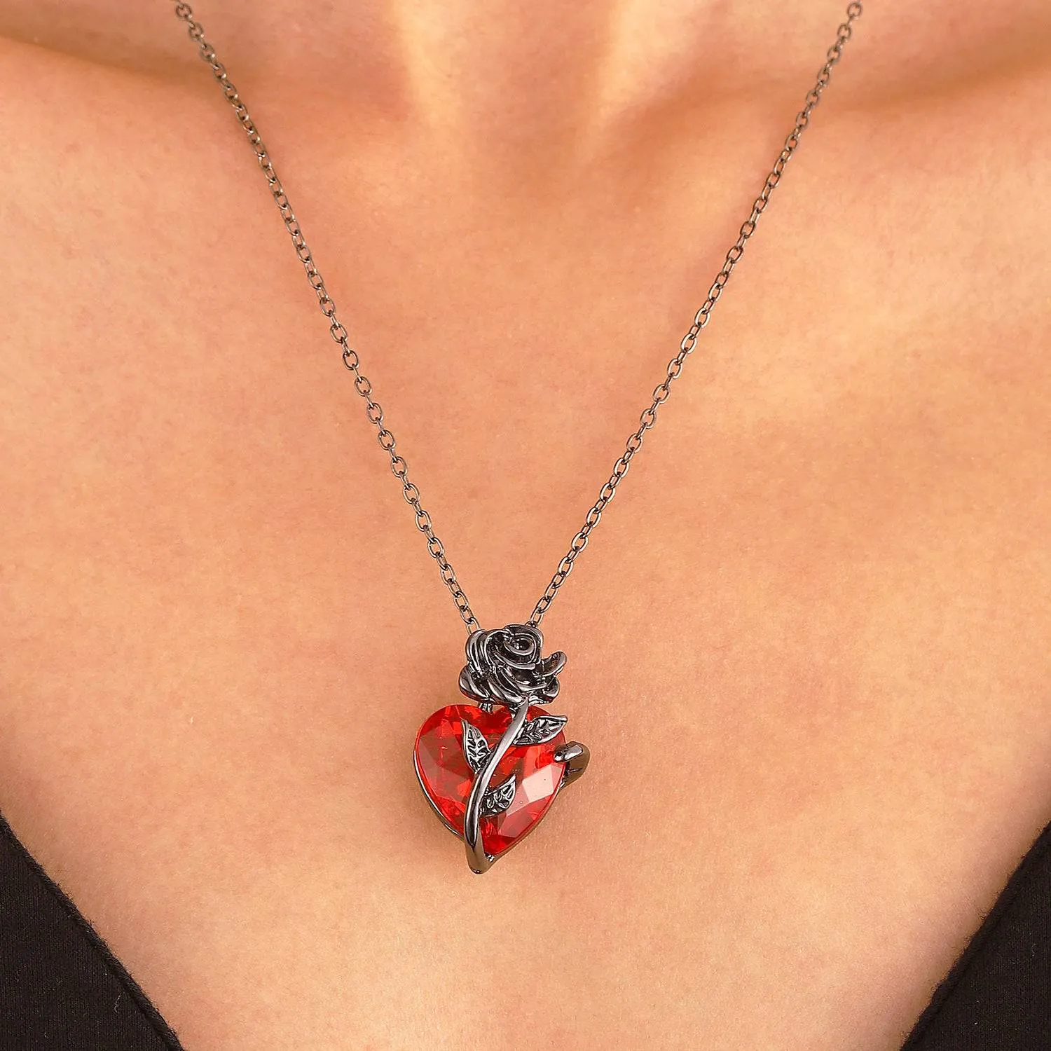 Punk Rose Heart Necklace – Bold Love Pendant for Valentine’s Day