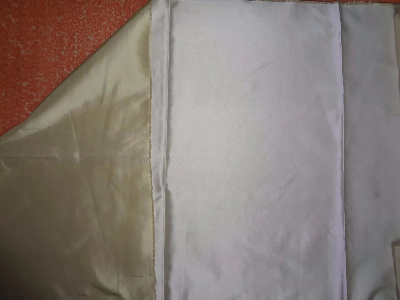 SILK DUTCHESS IVORY X LIME GREEN 58&quot;