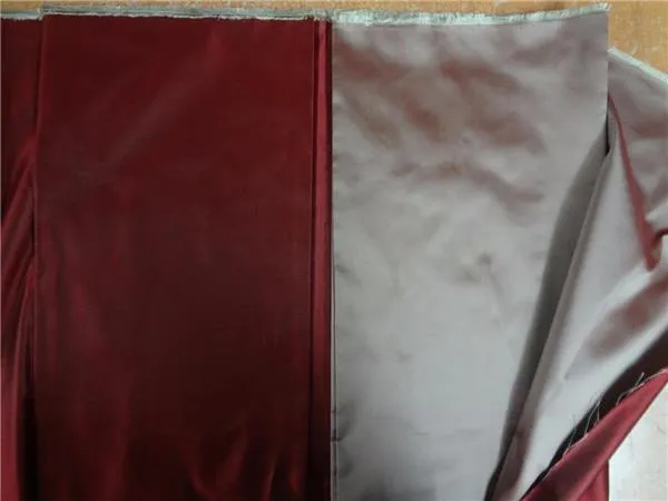 SILK DUTCHESS SATIN BLOOD RED 60&quot;