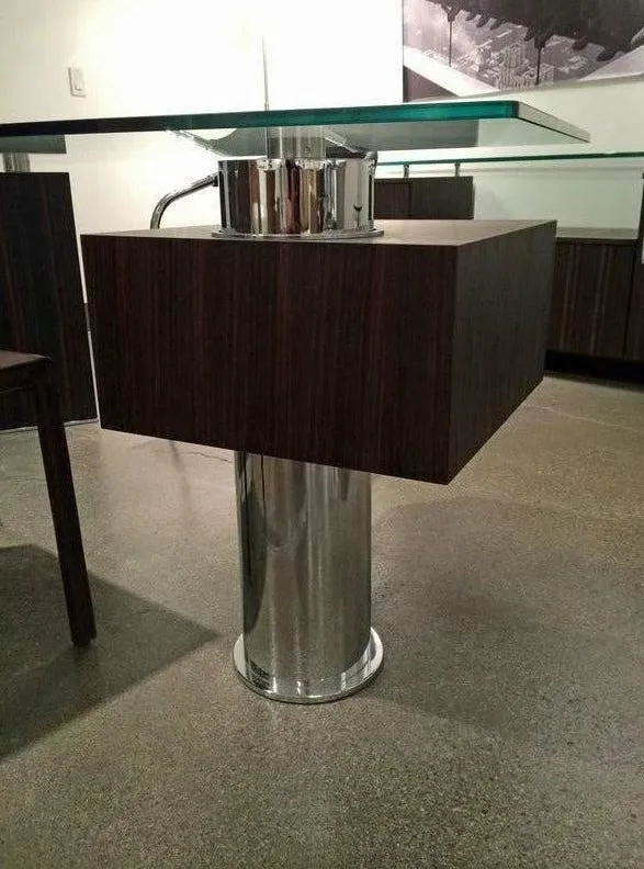 Trapeze Desk