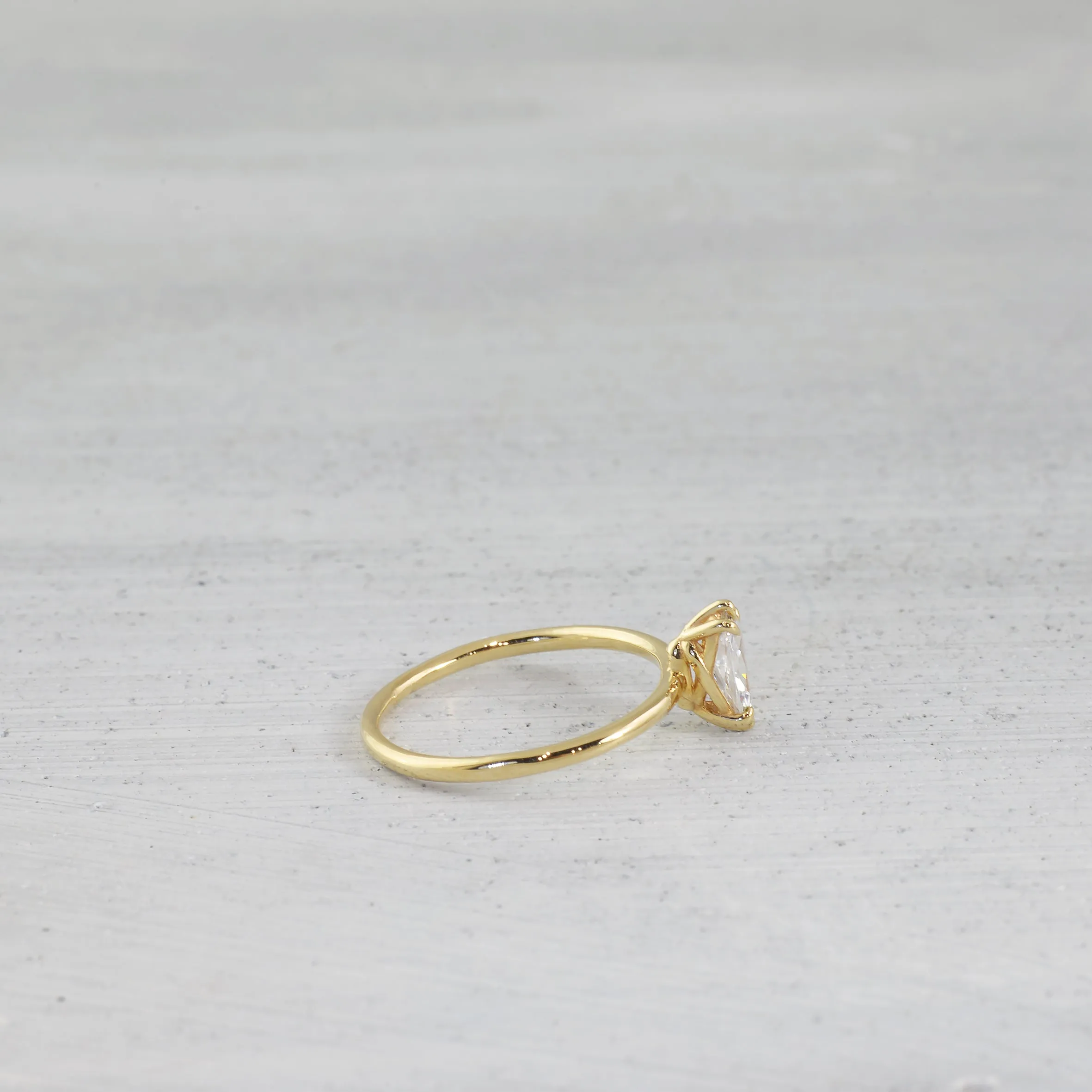 Vertical marquise solitaire Ring - 14K/ 18K Gold